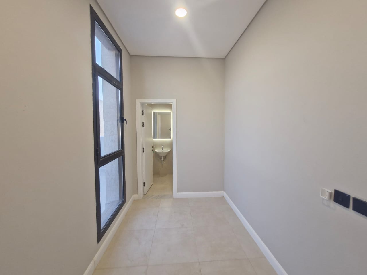 🏡 **Modern Luxury Villa for Sale in "Atual Roshn" - Elegant Design with Signature Touch of Elie Saab** 🌟